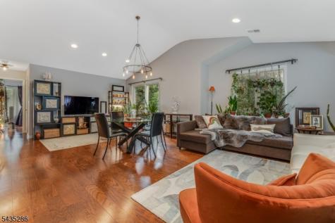 20 Westchester Terrace Clinton NJ 08801