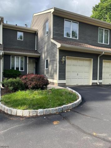 31 Greenbriar Lane Clinton NJ 08801