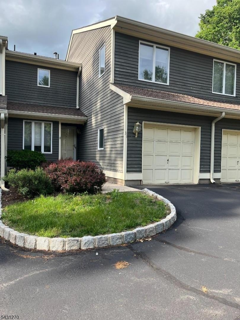 31 Greenbriar Lane Clinton NJ 08801