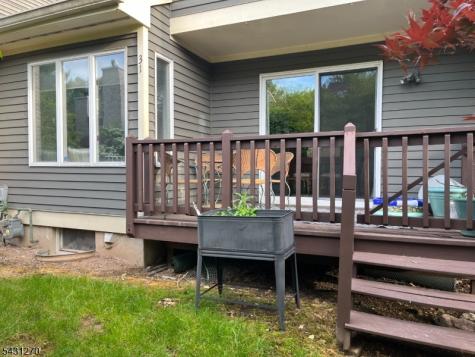 31 Greenbriar Lane Clinton NJ 08801