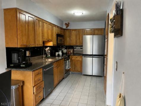31 Greenbriar Lane Clinton NJ 08801
