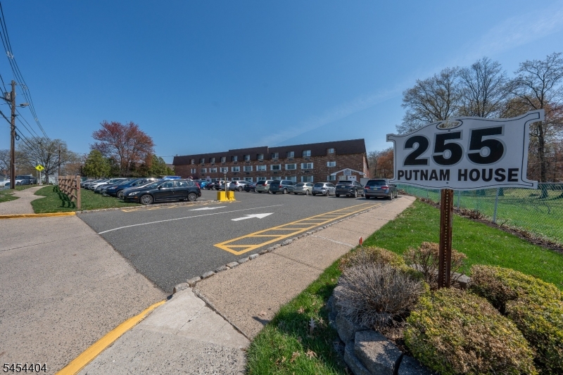 255 Tucker Avenue Union NJ 07083