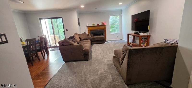 317 Jamestown Court Raritan NJ 08822
