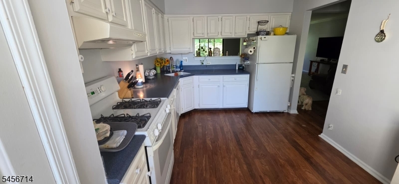 317 Jamestown Court Raritan NJ 08822