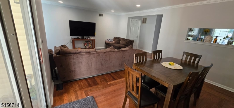 317 Jamestown Court Raritan NJ 08822