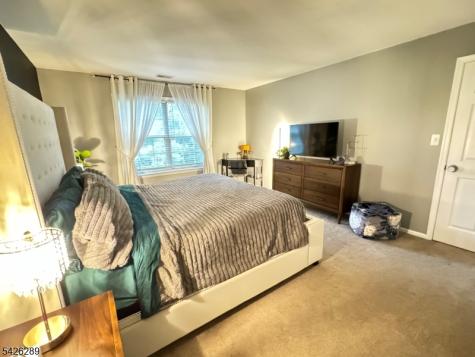 322 Stratford Place Bridgewater NJ 08805