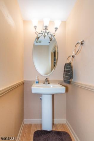 404 Manchester Drive Nutley NJ 07110
