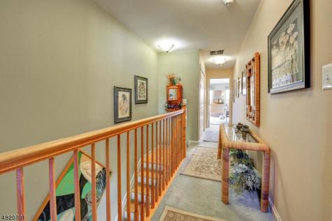 404 Manchester Drive Nutley NJ 07110