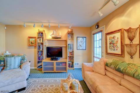 404 Manchester Drive Nutley NJ 07110