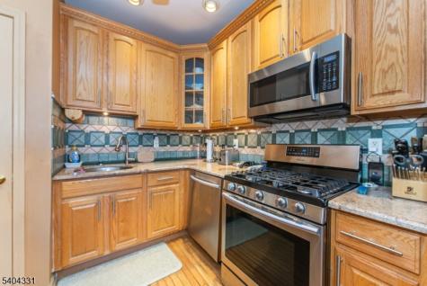 404 Manchester Drive Nutley NJ 07110
