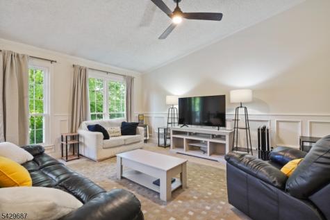 6 Amethyst Way Franklin NJ 08823