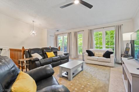 6 Amethyst Way Franklin NJ 08823