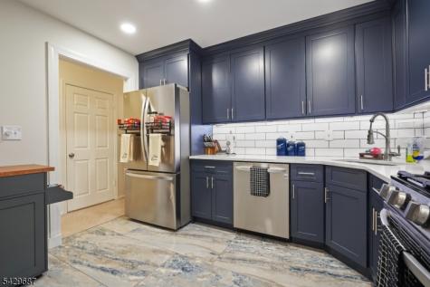 6 Amethyst Way Franklin NJ 08823
