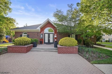 6 Amethyst Way Franklin NJ 08823