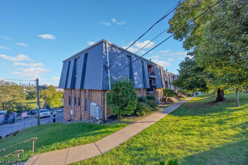 700 Schuyler Ave D24 Kearny NJ 07032