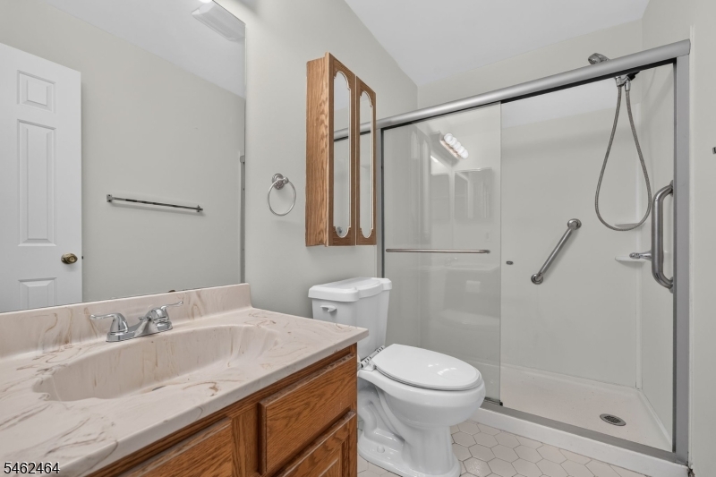 10 Hemlock Court Raritan NJ 08822