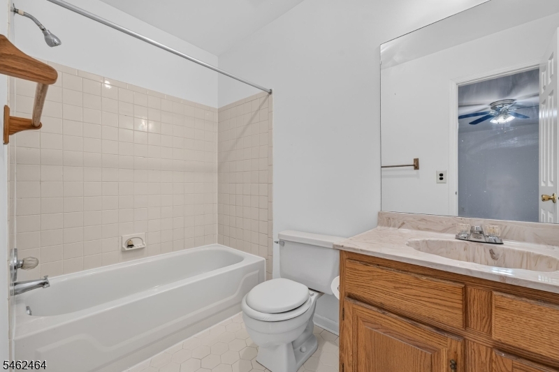 10 Hemlock Court Raritan NJ 08822