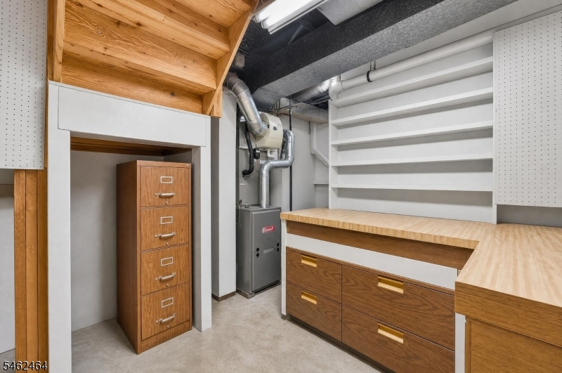 10 Hemlock Court Raritan NJ 08822