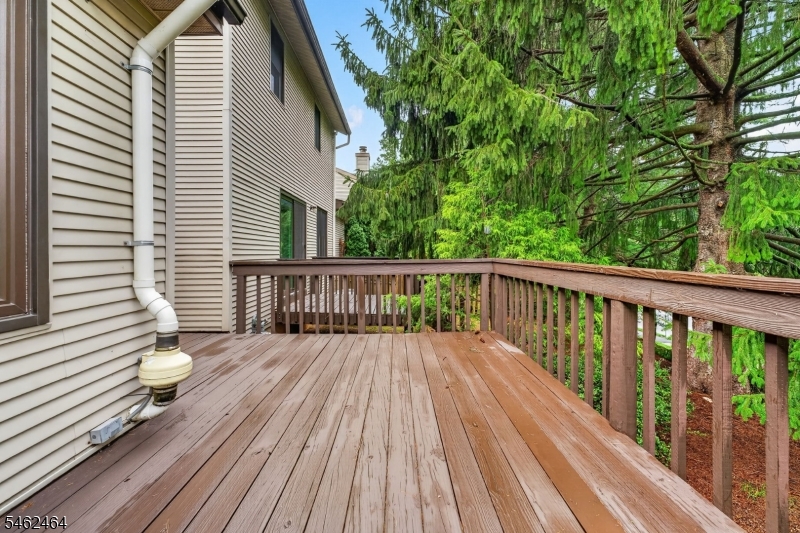 10 Hemlock Court Raritan NJ 08822