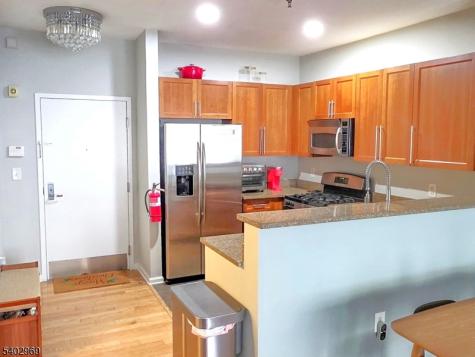 30 Freedomway Jersey City NJ 07305