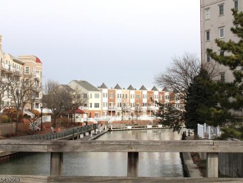 30 Freedomway Jersey City NJ 07305