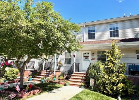 1404 Cobblestone Court Raritan NJ 08822