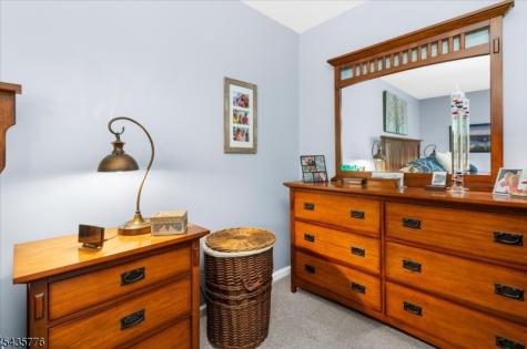 1404 Cobblestone Court Raritan NJ 08822