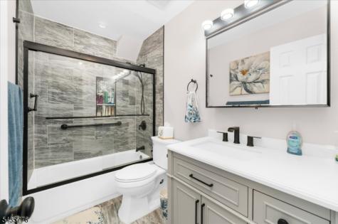 1404 Cobblestone Court Raritan NJ 08822