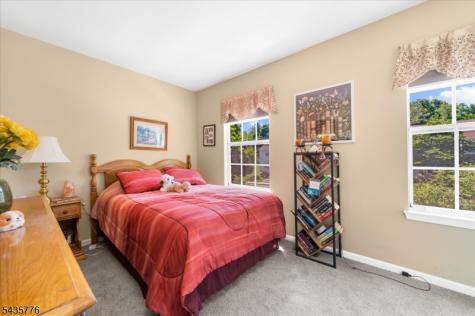 1404 Cobblestone Court Raritan NJ 08822