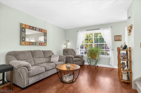 1404 Cobblestone Court Raritan NJ 08822