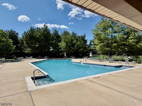 1404 Cobblestone Court Raritan NJ 08822