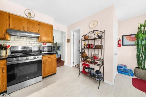 1404 Cobblestone Court Raritan NJ 08822