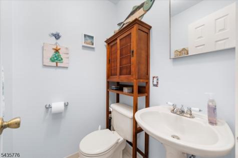 1404 Cobblestone Court Raritan NJ 08822