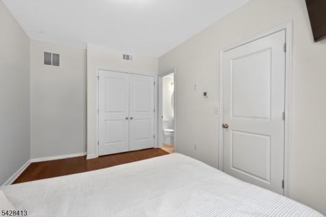 247 Bradley Drive Wood-ridge NJ 07075