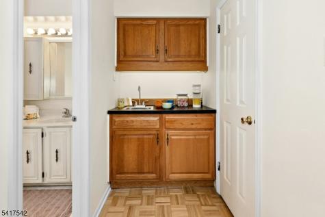 6 Maddaket Scotch Plains NJ 07076