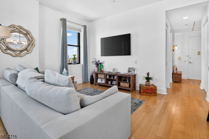 4 Beacon Way Unit 1601 Jersey City NJ 07304
