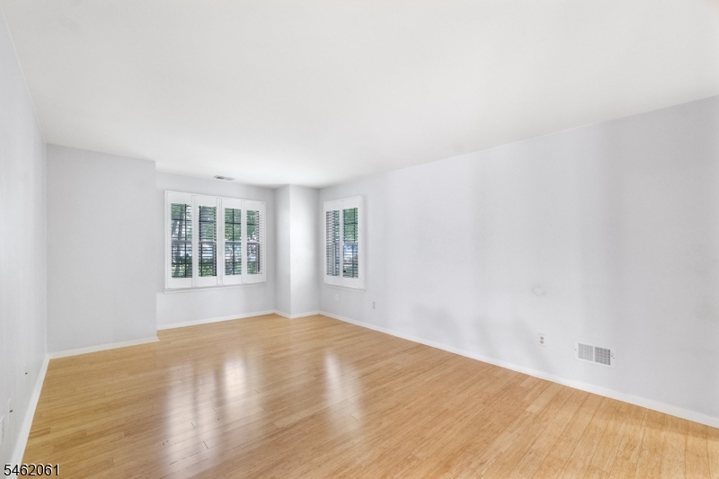 1403 Stoneridge Circle Helmetta NJ 08828