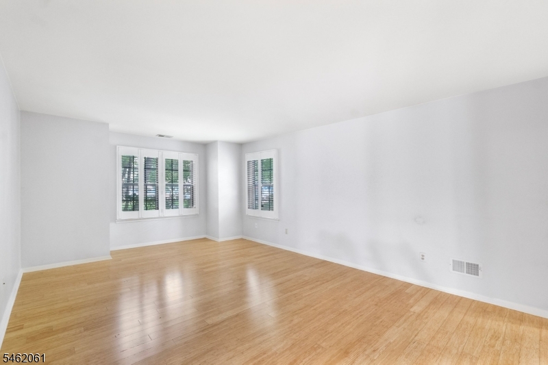 1403 Stoneridge Circle Helmetta NJ 08828