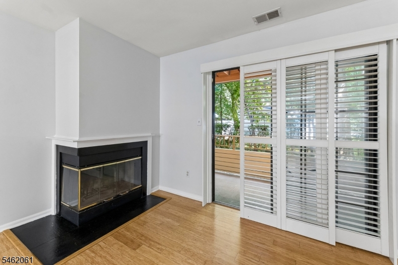 1403 Stoneridge Circle Helmetta NJ 08828