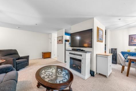 63 Autumn Court Roxbury NJ 07852