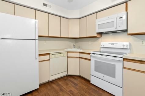 12 Harwich Court Scotch Plains NJ 07076