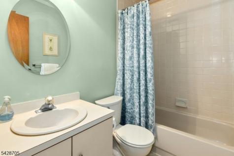 12 Harwich Court Scotch Plains NJ 07076