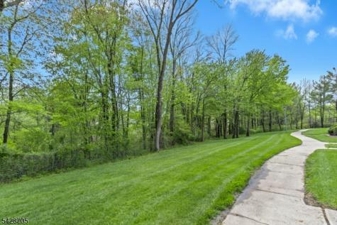 12 Harwich Court Scotch Plains NJ 07076