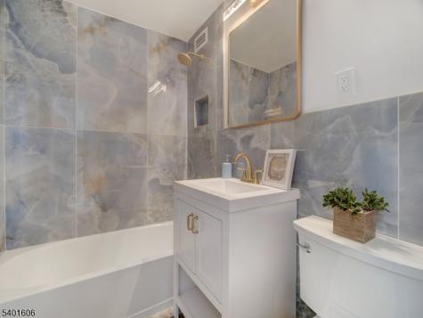 377 S Harrison Street 8l East Orange NJ 07018