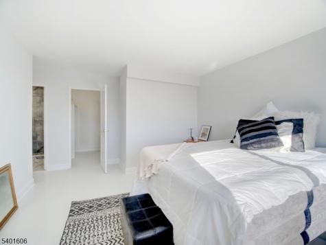 377 S Harrison Street 8l East Orange NJ 07018