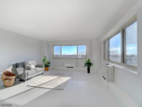 377 S Harrison Street 8l East Orange NJ 07018