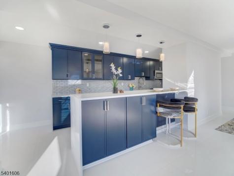 377 S Harrison Street 8l East Orange NJ 07018