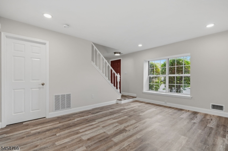 162 Mcnair Court Franklin NJ 08873