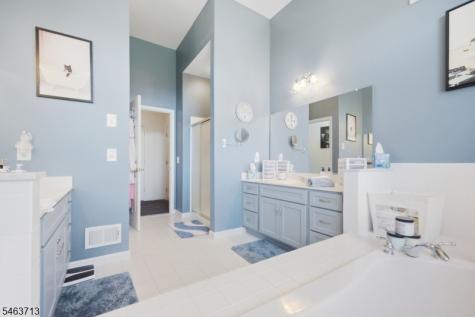 2 Troon Drive Fredon NJ 07860