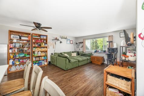 14 Falcon Ridge Way Hamburg NJ 07419